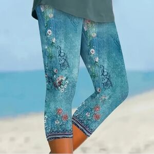 NWOT,Floral,Stretchy,Capris/Crop Pants🌺